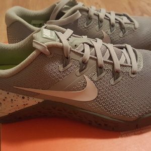 Nike Metcon 4 sz 6.5 Brand New Light Pumice